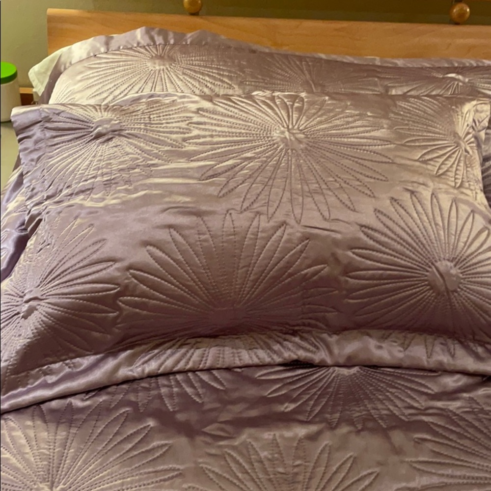 Bed cover with two pillowcases - Picture 4 of 4